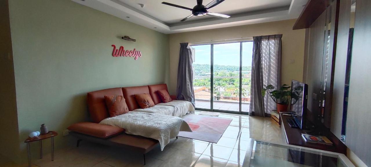 Gold Coast International Resort Kampong Bukit Beruang Exterior foto